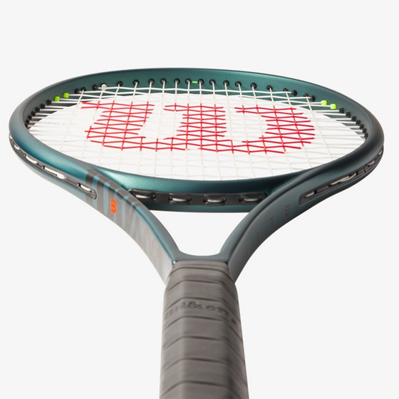 Wilson Blade v9 100l Tennis Racket